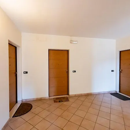 Guesthost - Cozy Flat 700mt From The Sea With Parking