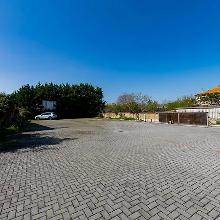 Guesthost - Cozy Flat 700mt From The Sea With Parking *