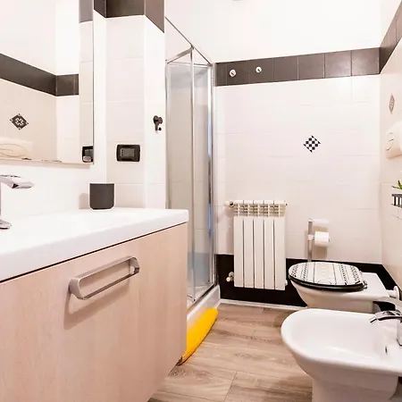 Guesthost - Cozy Flat 700mt From The Sea With Parking Appartement