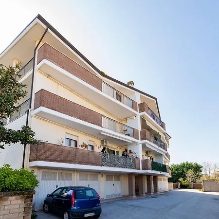 Guesthost - Cozy Flat 700mt From The Sea With Parking Appartement *