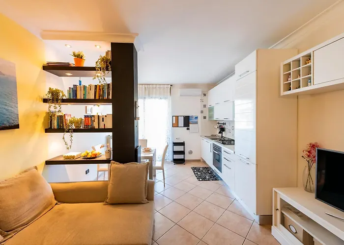 Guesthost - Cozy Flat 700mt From The Sea With Parking Appartement *