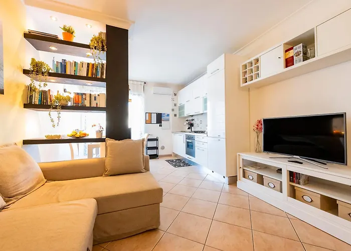 Guesthost - Cozy Flat 700mt From The Sea With Parking Apartmán