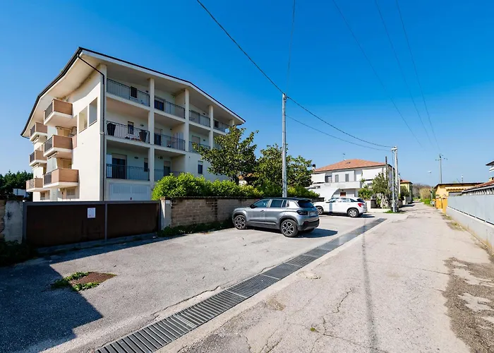 Apartmán Guesthost - Cozy Flat 700mt From The Sea With Parking