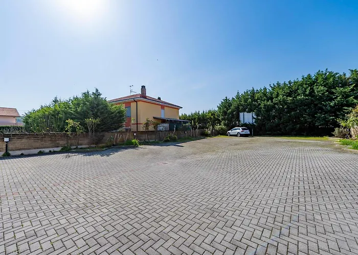 Guesthost - Cozy Flat 700mt From The Sea With Parking